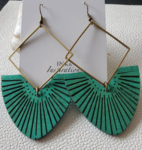 Load image into Gallery viewer, Summer Vibe Wood Earrings