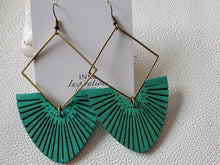 Load image into Gallery viewer, Summer Vibe Wood Earrings