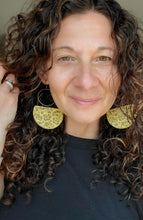 Load image into Gallery viewer, MAGNOLIA earrings product photo 5