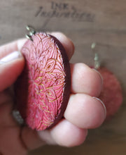 Load image into Gallery viewer, Pointsetta Ornament Christmas Wood Earrings