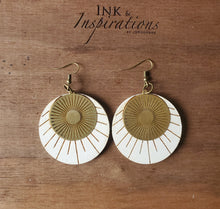 Load image into Gallery viewer, Sola Wood Dangles