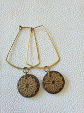 Load image into Gallery viewer, Risa Elegant Minimalistic Wood Earrings