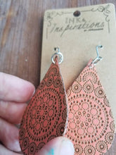 Load image into Gallery viewer, Solei Teardrop Wood Earrings