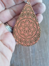 Load image into Gallery viewer, Solei Teardrop Wood Earrings