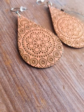 Load image into Gallery viewer, Solei Teardrop Wood Earrings