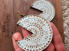 Load image into Gallery viewer, Rustic Tribal V Bohemain Wood Earrings