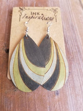 Load image into Gallery viewer, Metallic Wave Casual Elegant Wood Earrings