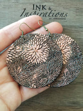 Load image into Gallery viewer, Gerbera Silhouette Wood Earrings