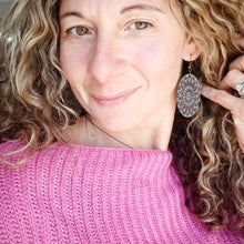 Load image into Gallery viewer, Emme II Flower Earrings