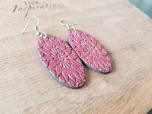 Load image into Gallery viewer, Emme Oval Flower Earrings
