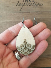 Load image into Gallery viewer, Blanca Snowflake Wood Christmas Earrings
