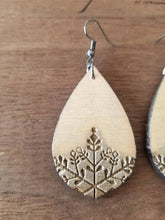 Load image into Gallery viewer, Blanca Snowflake Wood Christmas Earrings