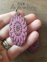 Load image into Gallery viewer, Emme Oval Flower Earrings