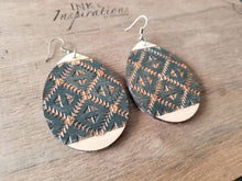 Load image into Gallery viewer, Milia Wood Earrings