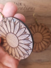 Load image into Gallery viewer, Lightweight wooden daisy earrings close-up

