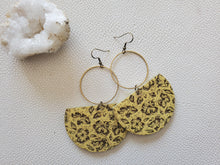 Load image into Gallery viewer, MAGNOLIA earrings product photo 9
